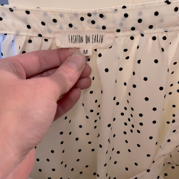 NORDSTROM • Black & White POLKADOT BLOUSE (side medium) - Picture 2 of 3
